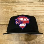 NEW ERA//NEW YORK KNICKS 'PUERTO RICO' SNAPBACK CAP BLACK
