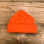 URBAN OUTFITTERS//SHORT ROLL KNIT BEANIE ORANGE